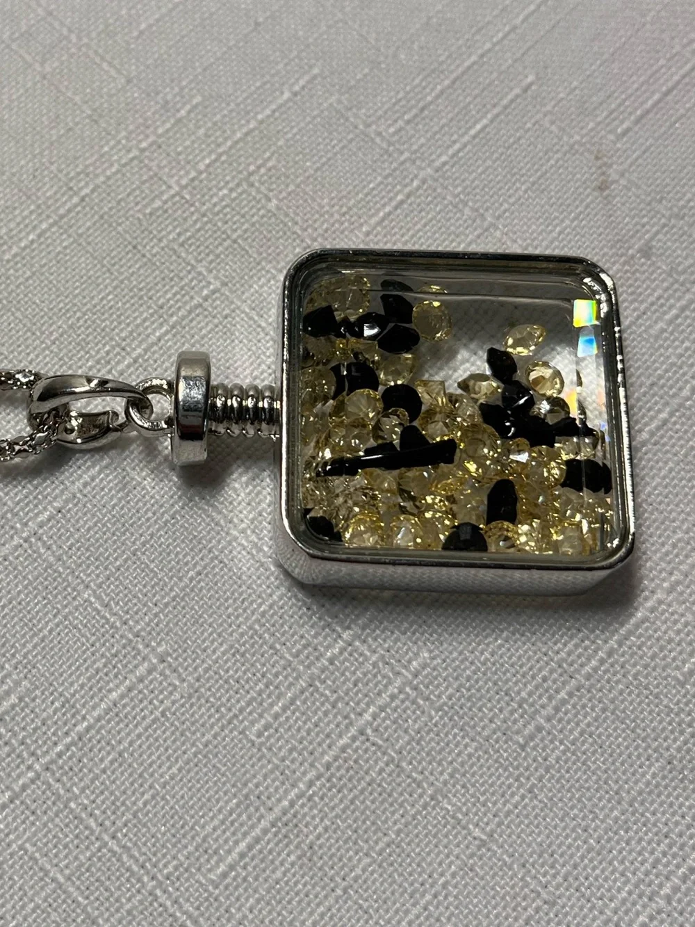 FRANK USHER PERFUME BOTTLE CRYSTALS PENDANT NECKLACE SILVER TONE 32” CHAIN - Picture 4 of 7